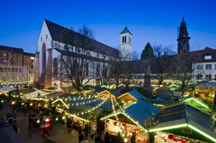 Χριστουγεννιάτικη αγορά στο Freiburg.